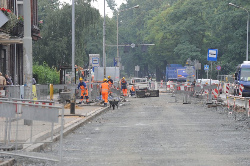 Na Wyszyńskiego we Wrocławiu prace idą pełną parą