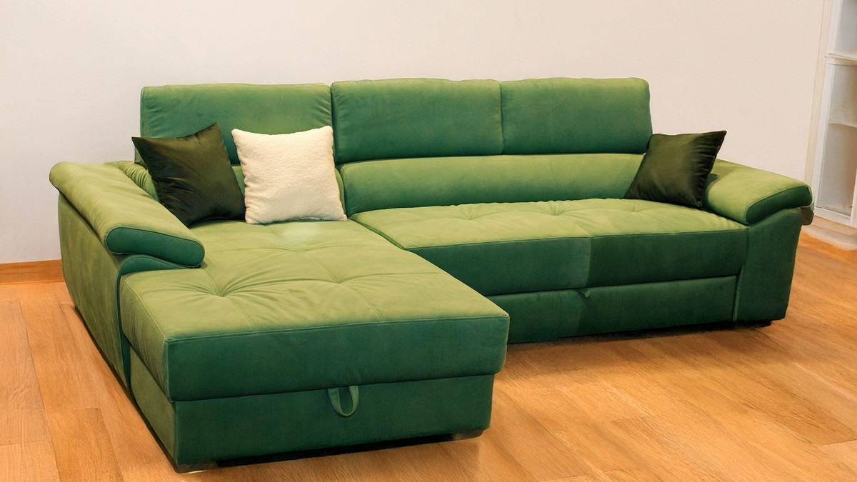 Ugaona garnitura odlazi u istoriju, kauč bogataša zaludeo je i siromašan svet