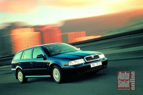 Fiat Marea Weekend, Renault Laguna Kombi, Mazda 626, Skoda Octavia Combi - Jadą wozy ciężarowe