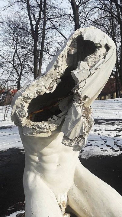 "Blind Pilgrim" - nowa rzeźba, która pojawiła się w Parku Bednarskiego w Krakowie
