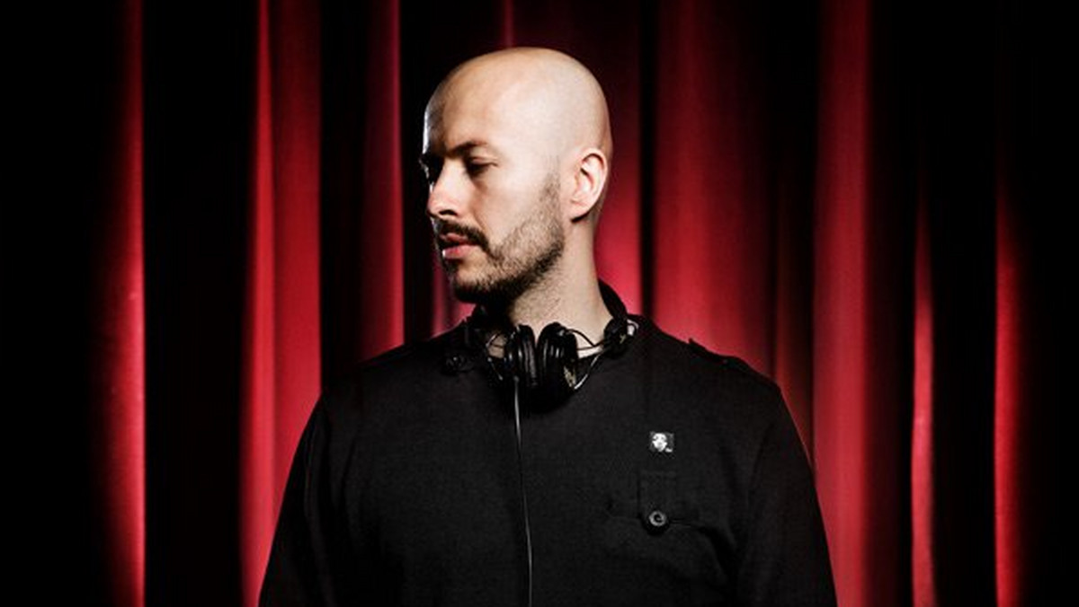 DJ i producent, twórca instrumentalnego hip-hopu – Jean Christophe Le Saout i jego projekt Wax Tailor zagra cztery koncerty w Polsce. Występy promują album zatytułowany "Dusty Rainbow From The Dark".
