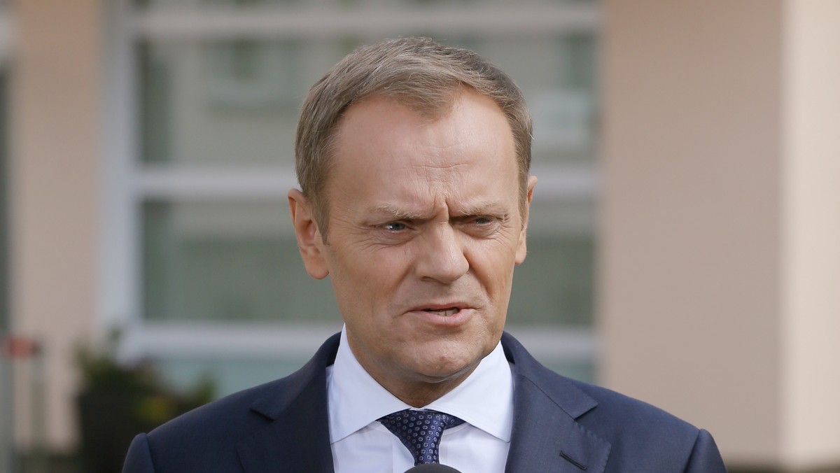 Trudno doszukać się manipulacji w relacjach mediów z wypowiedzi Jarosława Gowina; w poniedziałek zajmiemy stanowisko w jego sprawie - powiedział dziś premier Donald Tusk, przyznając, że wypowiedzi te to dla niego "pewien problem".