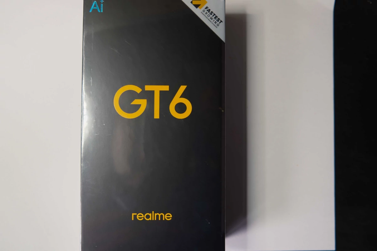  Oto realme GT6. Co zawiera pudełko? UNBOXING