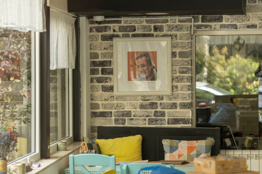 Slika na zidu kafane u kojoj je Gaga Nikolić sedeo