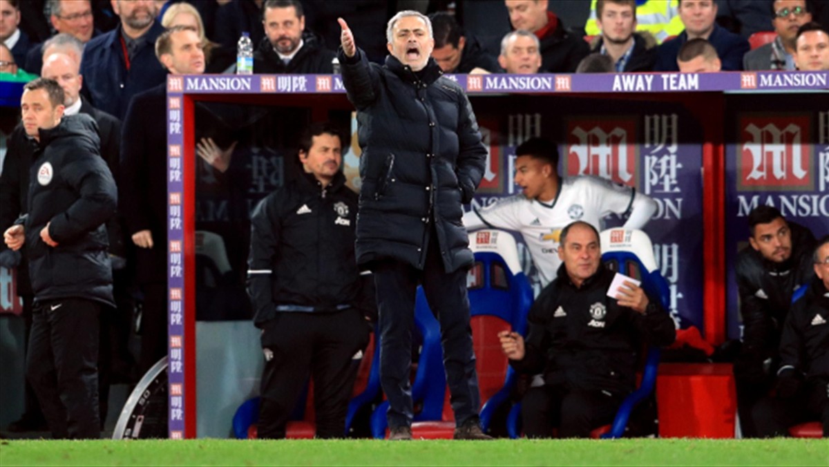 Wydaje się, że Czerwone Diabły weszły na dobrą ścieżkę. W sobotę prowadzeni przez Jose Mourinho piłkarze Manchesteru United pokonali na wyjeździe 2:0 West Bromwich Albion. To było ich trzecie zwycięstwo z rzędu. - Dobrze graliśmy w defensywie, jesteśmy bardzo zadowoleni. Zawsze chcemy trzymać piłkę, wysoko atakować rywali i to się udało - powiedział portugalski menedżer.