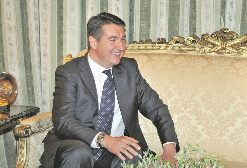 Obavestio nadležne o malverzacijama: Ambasador Dušan Spasojević