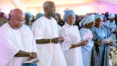 Pic From Left, An In-law of the deceased, Mr Femi Awokoya, also an In-law, Mr Babatunde Fashola, his Wife and Daughter of the deceased, Abimbola, Wife of Lagos Governor, Mrs, Ibijoke Sanwo-Olu and Wife of the Lagos Deputy Governor, Mrs Remi Hamzat at the wake Keep and night of tribute of Madam Edith Dibofu, in Lagos, [Wednesday (19/07/2023),Wasiu Zubair/NAN]