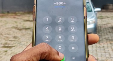 Lagos traders still rejecting electronic money transfers despite cash scarcity