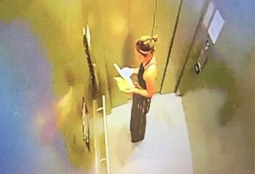 Čan Jin Lam na snimcima nadzornih kamera u kampusu HKDI