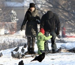 Cichopek z rodziną na lodzie