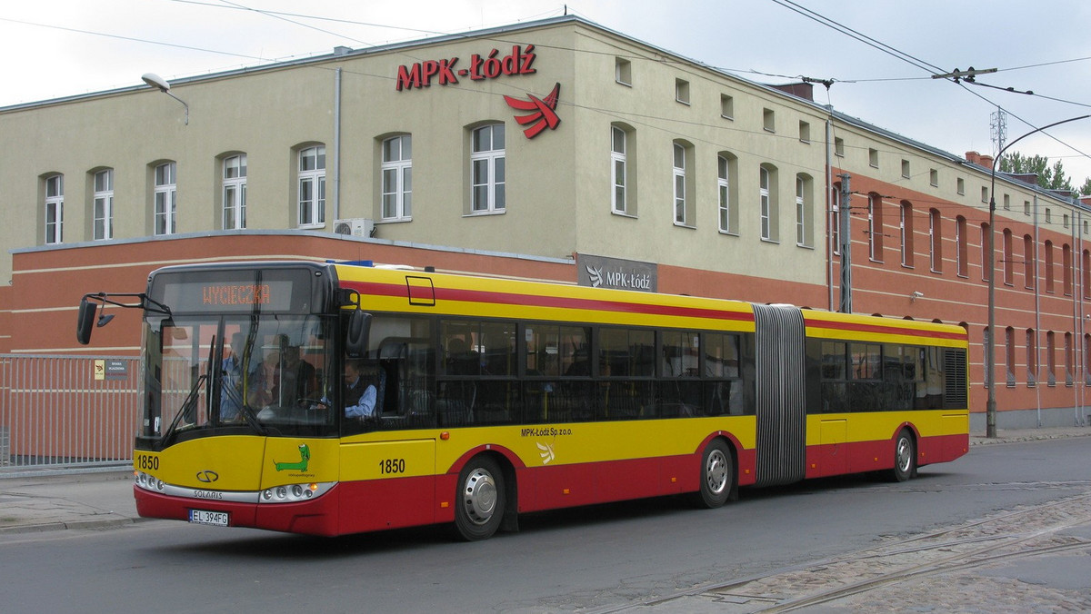 W sobotę i niedzielę, 31 października i 1 listopada podróż łódzkimi tramwajami i autobusami będzie bezpłatna. Taką decyzję podjęli dziś radni.