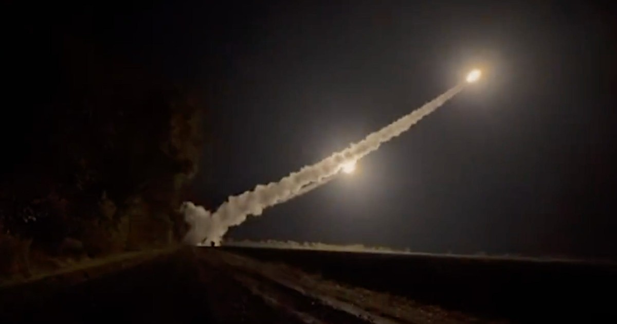 Ukraine struck Russian air defenses in Crimea with a barrage of US ...