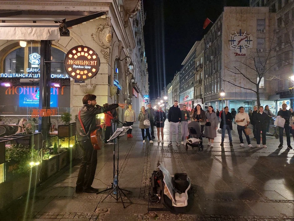 Ulični pevač Dušan Crnobrnja