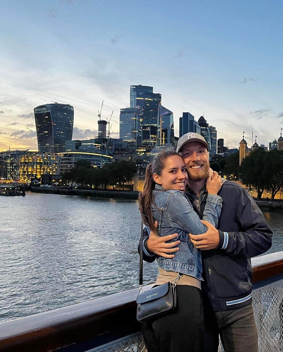 Barbora Bezáková s partnerom.
