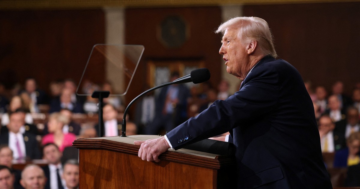 „To większy cios niż brak sprzętu”. Trump coraz mocniej chybocze stołkiem, na którym stoi Ukraina
