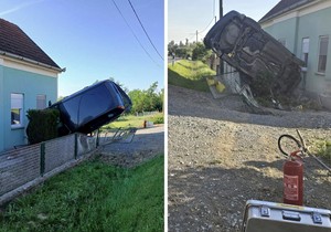 Automobil uleteo u dvorište porodične kuće