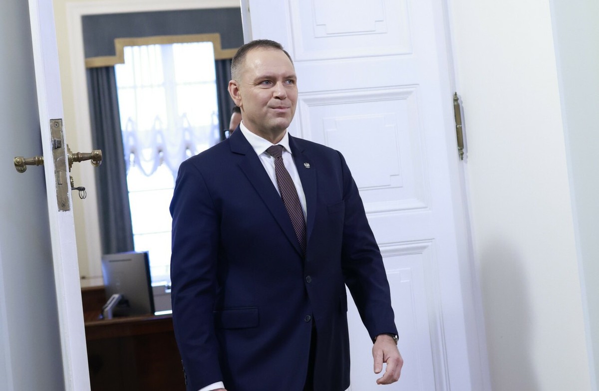 Zwolnienia lekarskie pod ścisłą kontrolą. Prezydent Nawrocki podpisał istotną ustawę