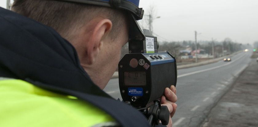 18-latek miał prawo jazdy jeden dzień. Pędził 114 km/h!