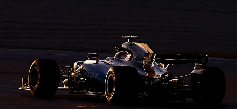 Formuła 1: Hamilton najszybszy na testach w Barcelonie