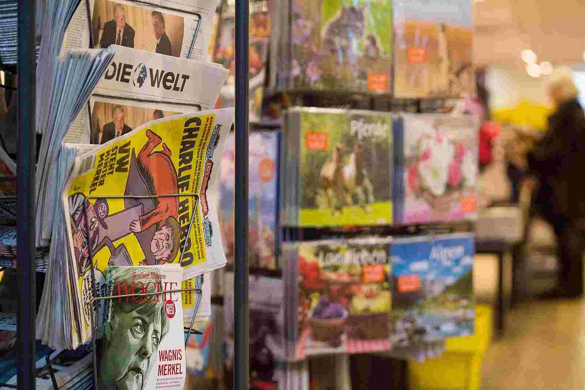 Merkel na okładce Charlie Hebdo EPA/LINO MIRGELER Dostawca: PAP/EPA.