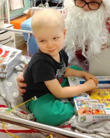3-letni Kacperek choruje na rzadką odmianę nowotworu. Możesz pomóc!
