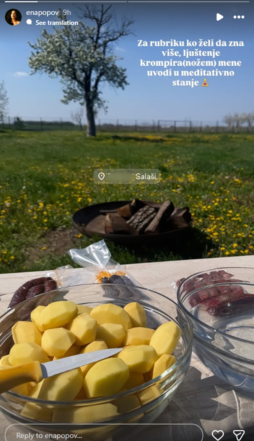 Ena Popov ljušti krompir