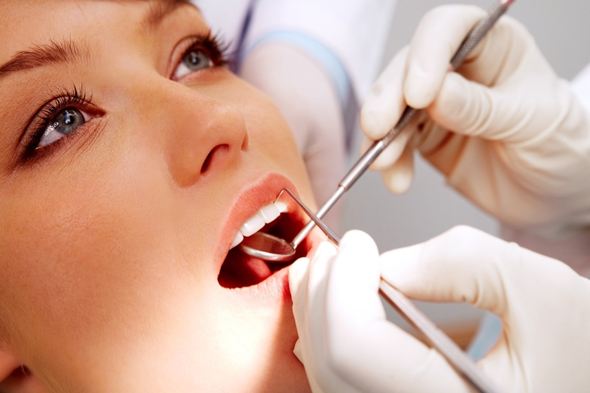 Główną przyczyną niechodzenia do dentysty jest lęk przed wiertłem i bólem.
