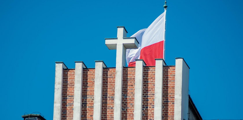 Czy 3 maja trzeba iść do Kościoła? Prawo kanoniczne to wyjaśnia