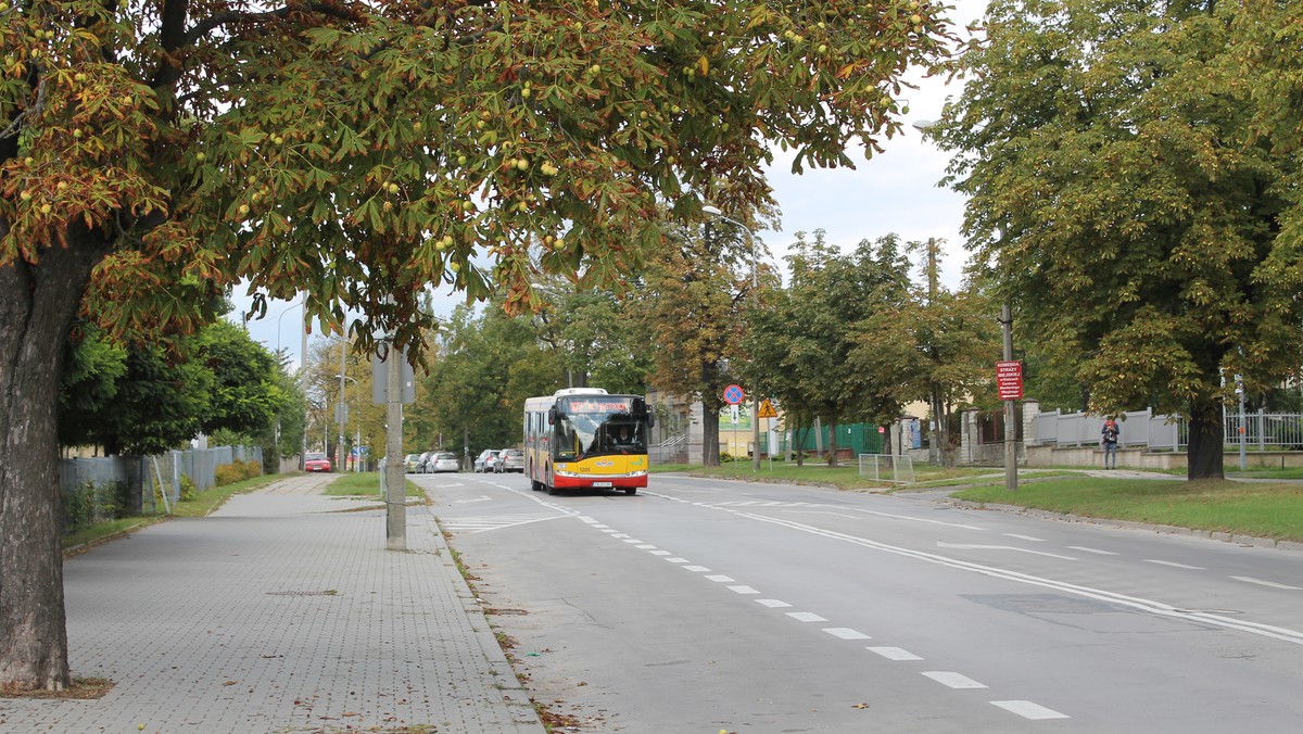 Tylko do końca listopada druga linia nocna w Kielcach będzie funkcjonować w obecnej formie. Zarząd Transportu Miejskiego zdecydował, że później, przynajmniej do wiosny autobusy N2 będą kursować wyłącznie w weekendy. Powodem jest bardzo małe zainteresowanie wśród pasażerów.