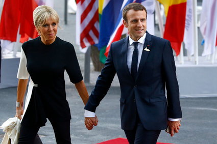Dlaczego Emmanuel i Brigitte Macron zabiegali o uwagę mediów. Są dwa powody