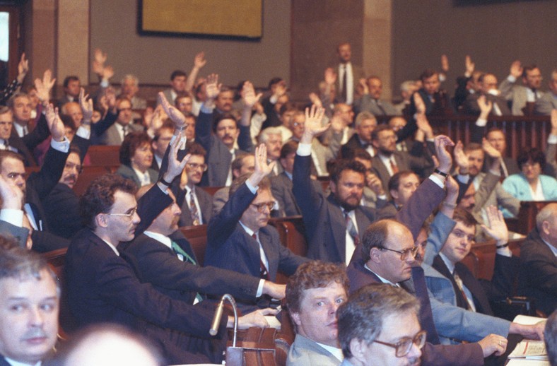 Głosowanie Sejmu nad wotum nieufności dla rządu Hanny Suchockiej w maju 1993 r.