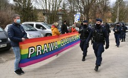 Protest w trakcie uroczystego ingresu abp. Wojdy. "Prawa człowieka nie są ideologią"