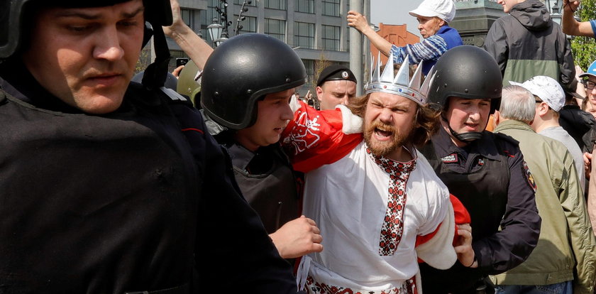 Protesty w kilkudziesięciu miastach. Zatrzymano ponad tysiąc osób