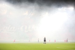 Włoskie media: Kibice Legii zbyt porywczy. Rzucali przedmiotami w piłkarzy Napoli