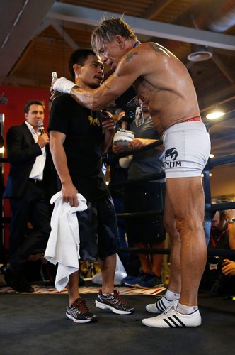 Mickey Rourke wraca na ring. 62-letni aktor stoczy w Moskwie walkę z Elliotem Seymourem