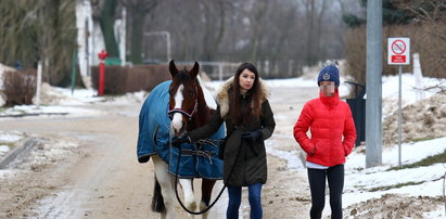 Kaczyńska na koniach z córkami. ZDJĘCIA