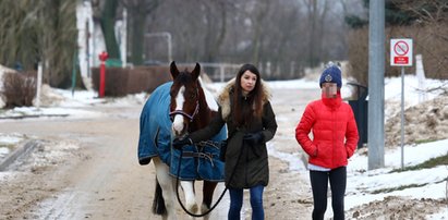 Kaczyńska na koniach z córkami. ZDJĘCIA