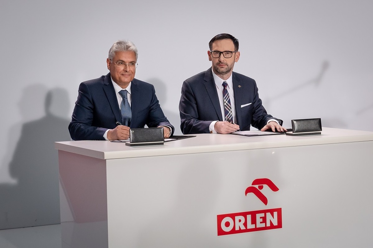 W konferencji udział wzięli m.in. prezes zarządu PKN Orlen Daniel Obajtek (po prawej) i Mohammed Al Qahtani, wiceprezes Aramco odpowiadający za segment downstream.
