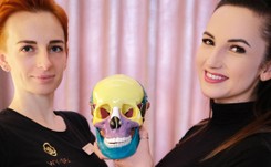 Ma działanie przeciwbólowe, rozluźnia mięśnie: KINESIOTAPING