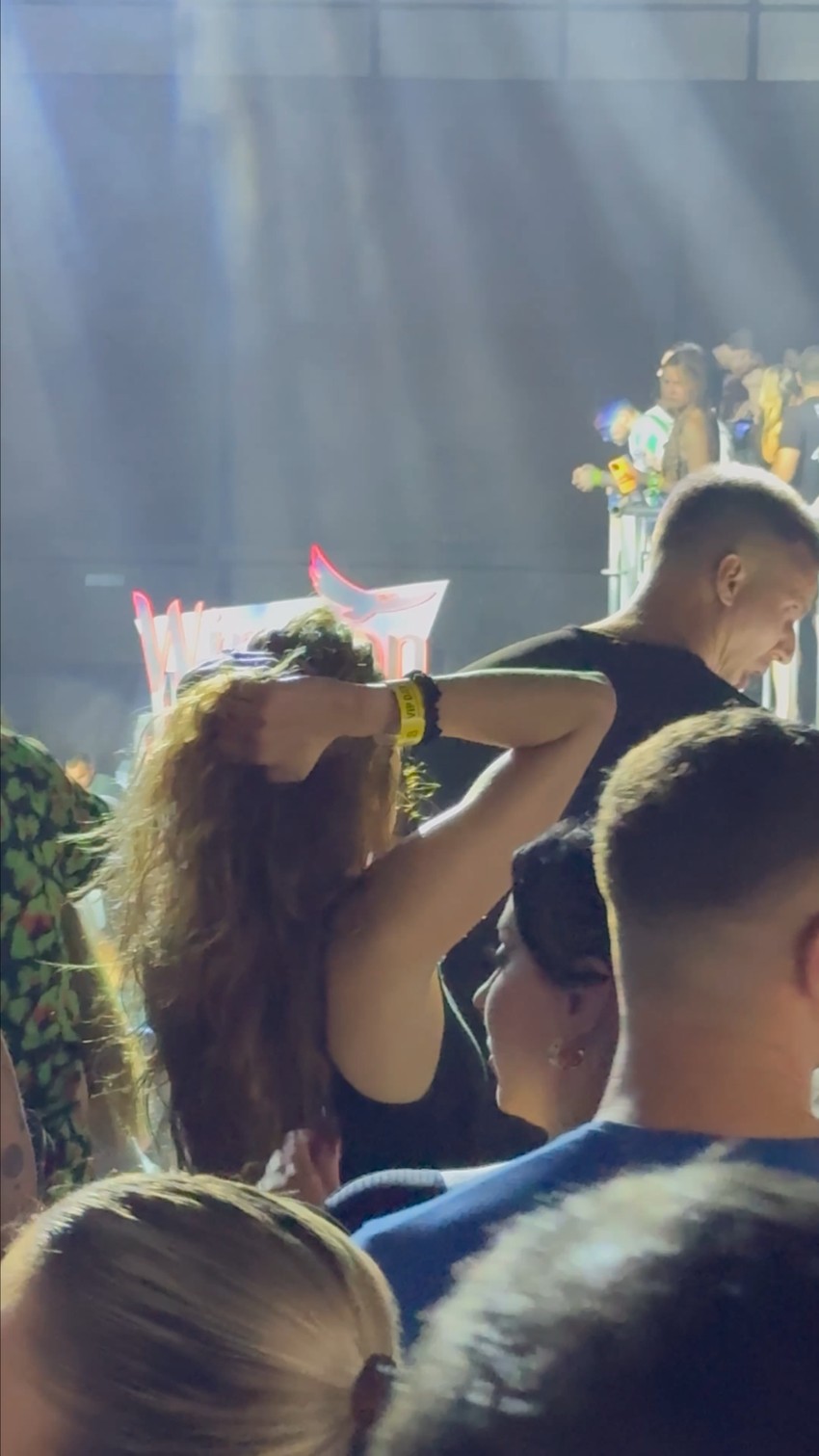 Katarina Radivojević na rejv žurki