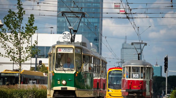 Składy linii turystycznej 36 kursowały przez całe wakacje, wożąc pasażerów m.in. po Żoliborzu.