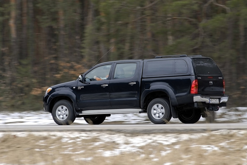 Używana Toyota Hilux: ciężarówka 4x4