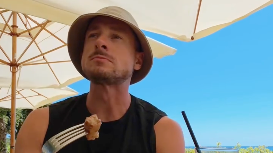 Influencer Milan Bardún, známy ako Milan bez mapy, spočítal svoje výdavky v Chorvátsku. 
