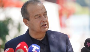 Ivica Dačić  obilazak  vatrogasnog broda 