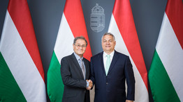 Eljött az ideje Orbánnál a cserének: új hátizsákot kapott, minden eddigitől eltérő – Mutatjuk