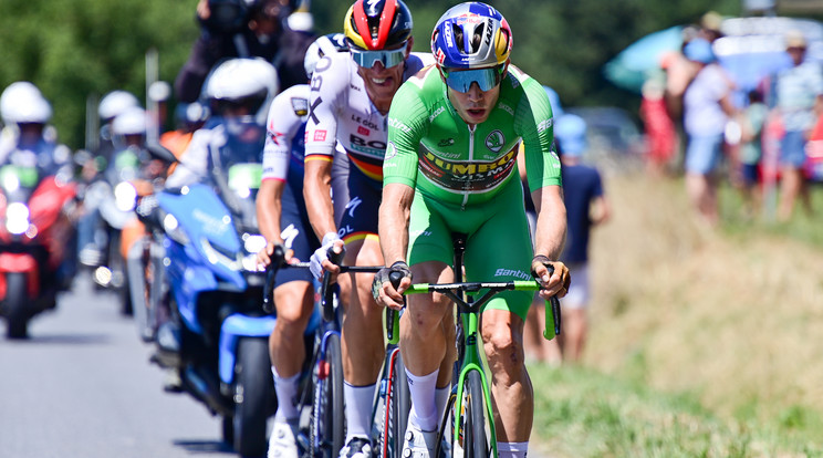 Fennakadás történt a Tour de France-on a tüntetők miatt, a rajongók vetettek véget / Fotó: Northfoto