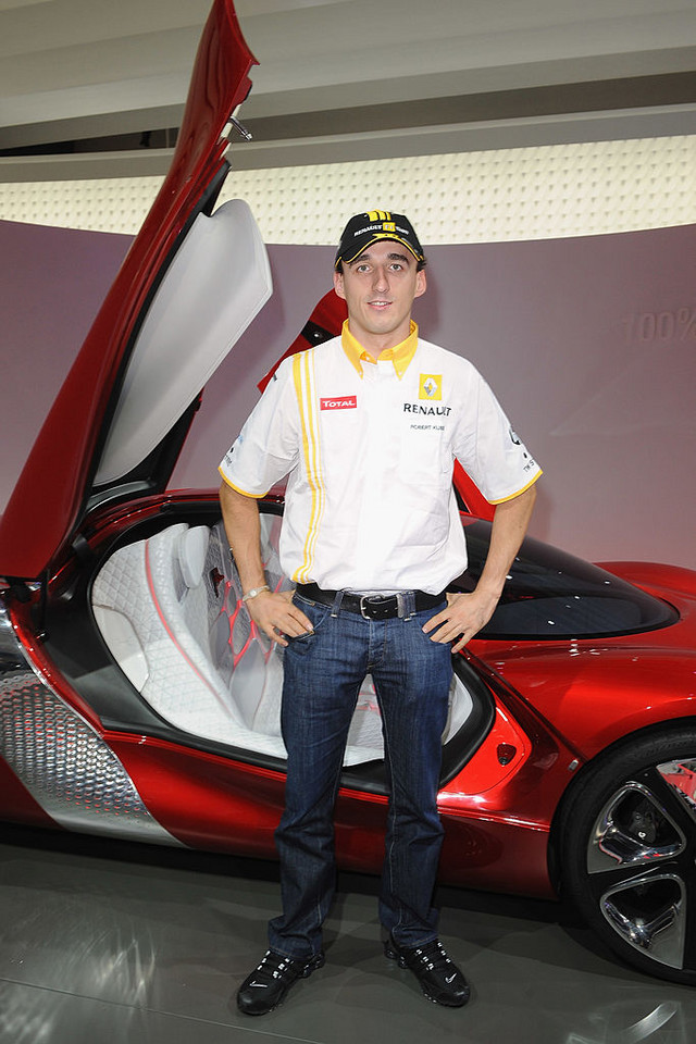 Robert Kubica w 2010 roku na Paris Motor Show