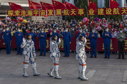 Chiny chcą wysłać astronautów na Księżyc do 2030 r. "Toczymy kosmiczny wyścig"