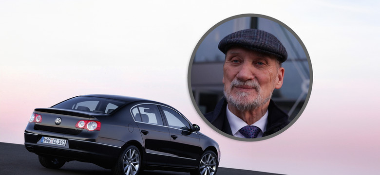 Antoni Macierewicz zapomniał, jak się jeździ? Stracił szofera i nabroił za kierownicą