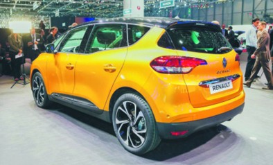 Bez dwóch zdań będzie to jeden z najładniejszych minivanów na rynku. Do tego względnie tani, praktyczny i przestronny. Niestety Renault także w tym modelu uparcie promuje zarządzanie samochodem za pomocą tabletu. Niestety, bo jego obsługa jest równie prosta, co zawiązywanie sznurowadeł jedną ręką.